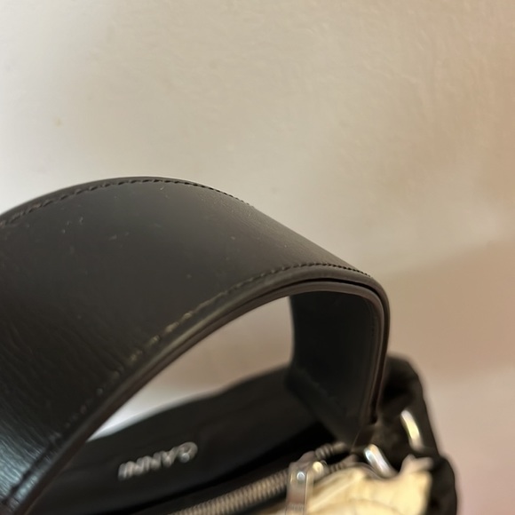 New GANNI PILLOW BAGUETTE BAG
BLACK - Black - Picture 6 of 6